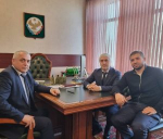 Существенный блок вопросов, связанных с программой «Комплексное развитие сельских территорий», обсудили сегодня Глава Гергебильского района Магомедали Тагиров и Депутат НС РД Джамалудин Нажмудинов на встрече с руководителем «Агрострой» РД Рустамом Хабиловым.*