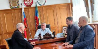 Очередная встреча Главы Гергебильского района Магомедали Тагирова с газовиками района. - Гергебильский район