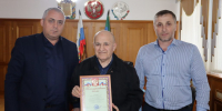 Глава Гергебильского района Магомедали Тагиров высоко отметил вклад в муниципальную службу Магомеда Загирова. - Гергебильский район